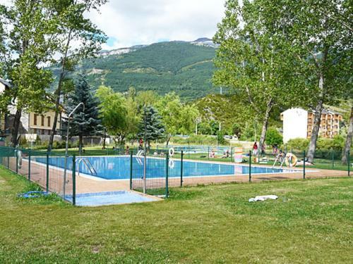 Apartamento Modesto En Las Montanas Del Pirineo Aragones En Alquiler Altruista Economico Villanua Exterior photo
